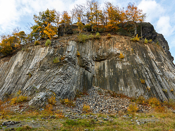 In the October sunshine, Zlatý vrch (=Golden Hill) does honour to its name.