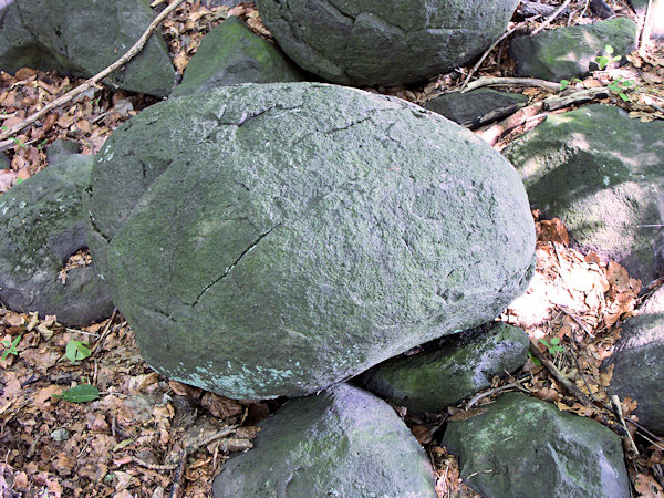 Detail of a ball of basaltic rock.