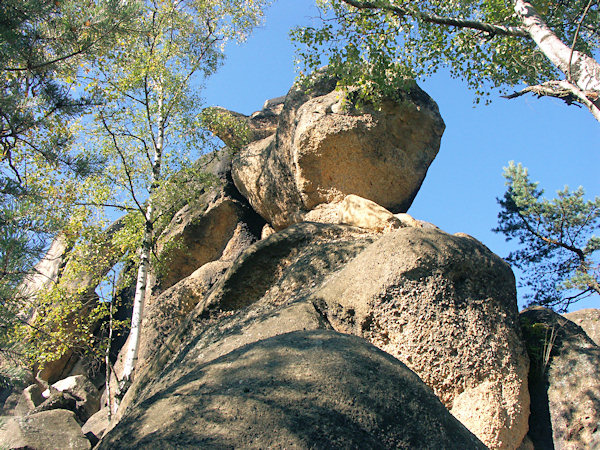 Sandstone formations in the Vraní skály rocks near Horní Sedlo.