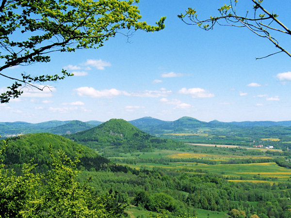 View from the Tisový vrch over Ortel hill to the Hvozd.