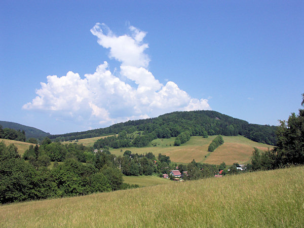 View over the valley of the Svorský potok-Brook to the Rousínovský vrch hill.