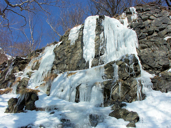 An ice-fall on the surface of the rock of the southwestern slope of the Klíč-hill.