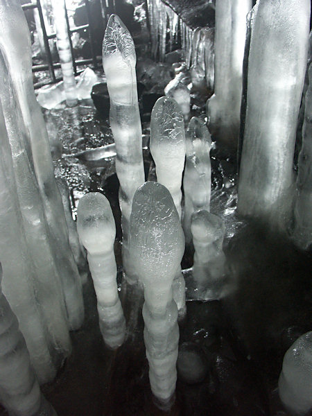 Detailed view of the icicles.