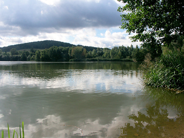 Daybreak atmosphere at the pond Školní rybník at Rybniště.