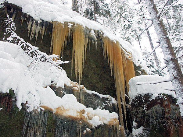 The frozen waterfall near of the Soví jeskyně.