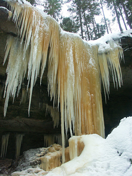 Eis-Wasserfall Opona (Vorhang).