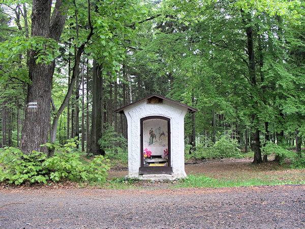 Die Pfaffenkapelle unter dem Široký vrch (Steingeschütt).