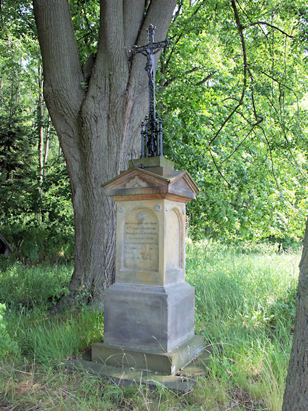 Cross at the old road from Kunratice u Cvikova to Mařenice.