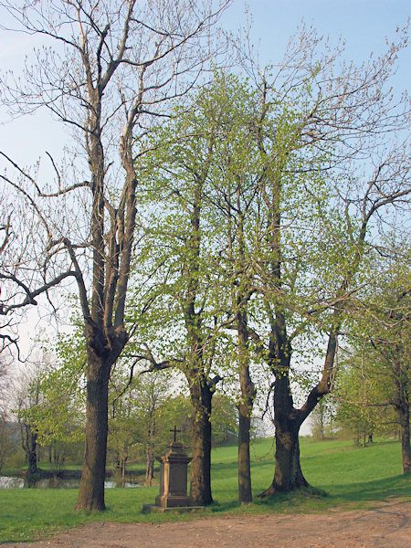 The cross under the Tolštejn.