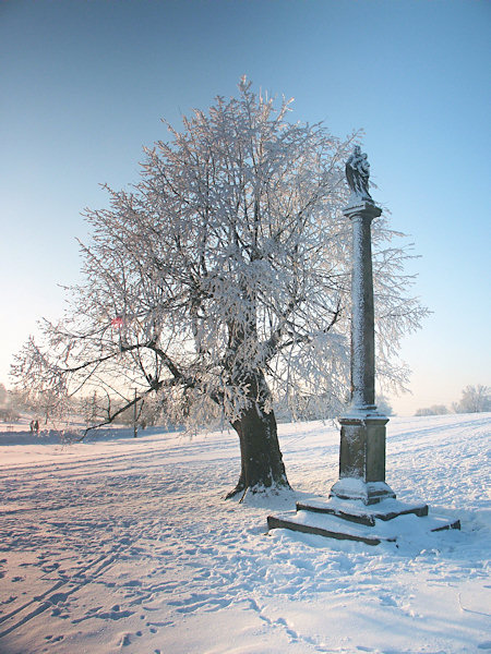 Mariensäule am Panská skála- (Herrenhaus-) Felsen.