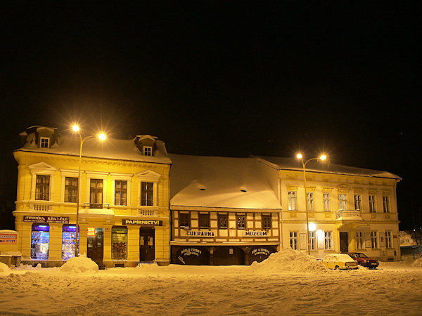 The southern side of the market-place with the museum.
