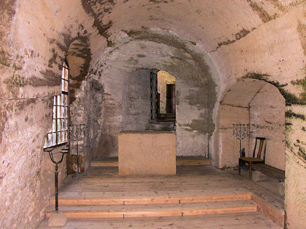 Die Felsenkapelle  in Burg Sloup (Bürgstein).