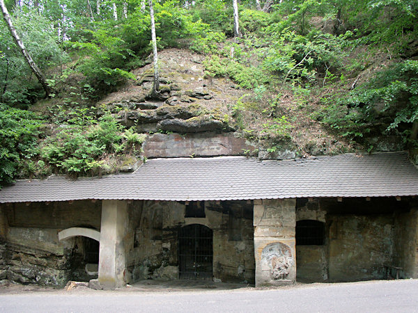 Grab Gottes-Kapelle bei Velenice (Wellnitz).