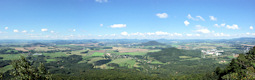 Výhled z Ralska na Lužické hory.