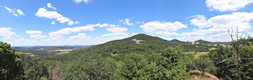 Aussicht vom Wowczakův vrch (Himmertschberg) nach Nordosten. Aussicht vom Wowczakův vrch (Himmertschberg) nach Nordosten.