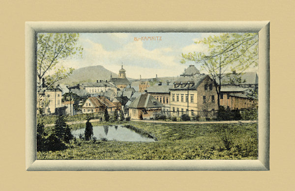 On this picture postcard you see the water basin in the garden of the Karsch's villa (at present a children's home). In the low house in the centre there was the dwelling of Karsch's caretaker.