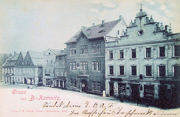 This picture postcard from the end of the 19th century shows the northern side of the town-square with the building of the present-day town municipality in the centre.