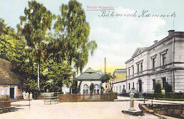 On this picture postcard you see the open space on the left bank of the Kamenice brook near of the former Knappe's spinning mill. The two-storeyed house on the right also belonged to the factory.