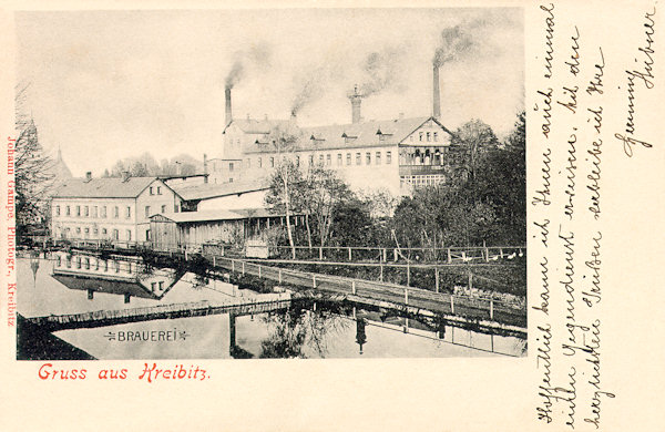 The picture postcard from 1921 shows the brewery, built 1831 at the road to Rybniště. Later, in 1975, the abandoned buildings were taken down and to-day only the fishponds remained.
