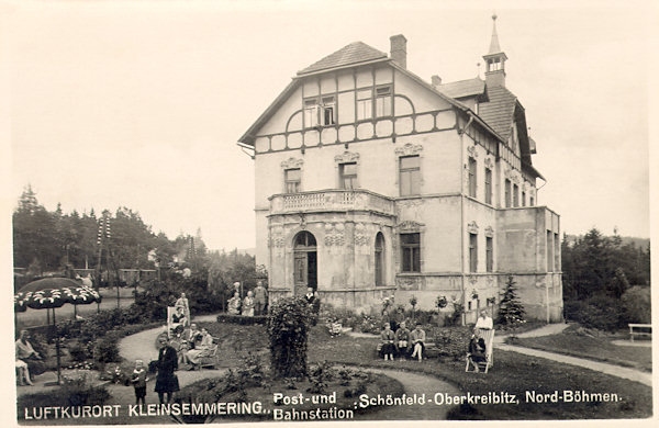 Na pohlednici z roku 1931 vidíme hlavní budovu letoviska Malý Semerink, postavenou ve švýcarském stylu v roce 1870.