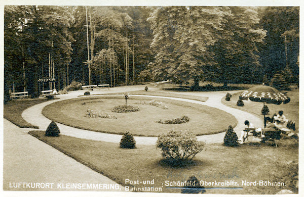 Auf dieser Ansichtskarte aus der Zeit um 1930 sieht man die parkartige Anlage des damaligen Luftkurortes.