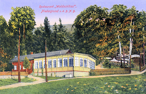 Diese Ansichtskarte zeigt die ehemalige Gaststätte „Waldschlössel“ mit der später zugebauten gedeckten Terrasse und dem Gärtchen.