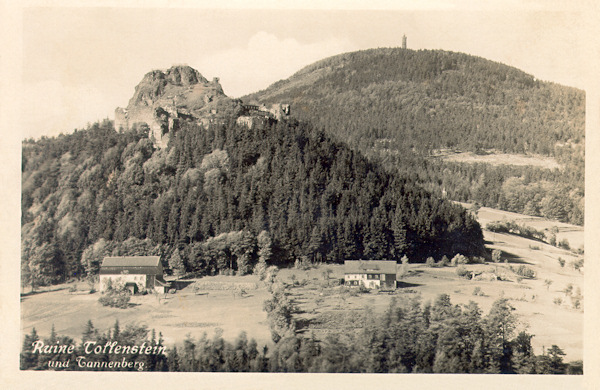 Tato pohlednice zachycuje skalisko se zříceninou hradu Tolštejna od východu. V pozadí je hora Jedlová.