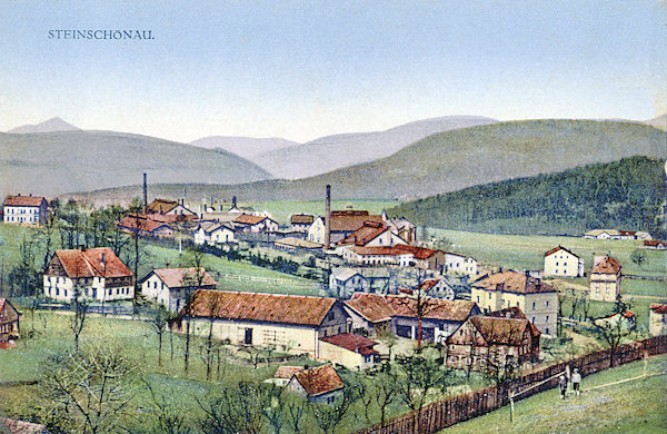 Die Ansichtskarte aus dem Jahr 1911 zeigt einem Teil von Kamenický Šenov (Steinschönau) mit den Glasfabriken am unteren Bahnhof.