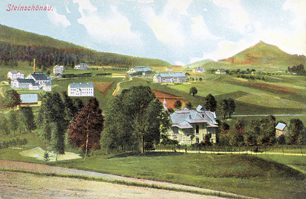 On this picture postcard we see the lower part of Kamenický Šenov with the Nature sanatorium in the foreground. Over the valley to the left is the railway station with Brother Jílek´s glass factory, in the middle Rückel´s glass factory and to the right on the horizon protrudes the Zámecký vrch hill over Česká Kamenice.