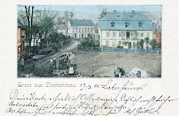 Diese Ansichtskarte von 1901 zeigt die Südwestecke des Stadtplatzes mit dem heute noch stehenden Haus No. 51, das schon vor 1787 erbaut worden ist.