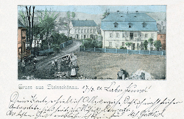 This picture postcard from 1901 shows the southwestern corner of the market place with the till now standing house No. 51 built some time before 1787.