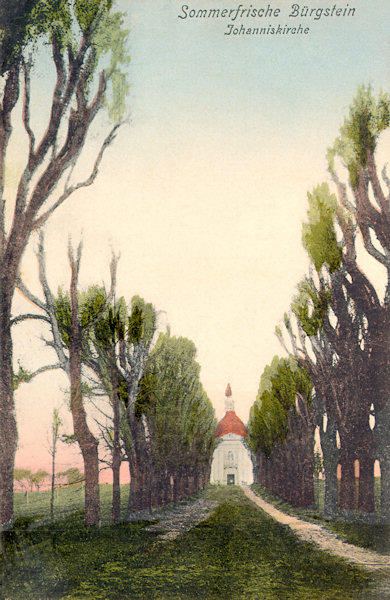 On this picture postcard from 1909 the avenue of lime trees with the chapel of St. John Nepomuk is shown which since 1795 was used by the Kinsky-family as family vault. At present it is in a highly wretched state.