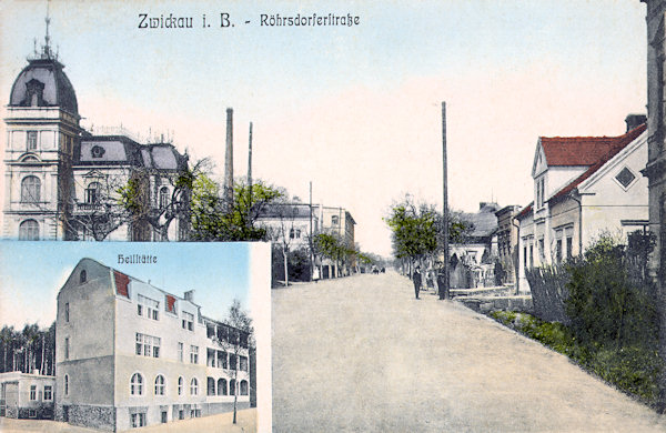 Diese Ansichtskarte zeigt den oberen Teil der alten, nach Svor (Röhrsdorf) führenden Hauptstrasse (heute Komenský-Strasse). Links sieht man die Villa und die mechaniche Weberei Josef Wenzels, im Ausschnitt unten ist das Kaiser Franz Josef I. Jubiläums-Sanatorium von 1910, das in den 30er Jahren des 20. Jahrhunderts grosszügig zum „Landessanatorium für skrophulöse Kinder“ ausgebaut worden ist.