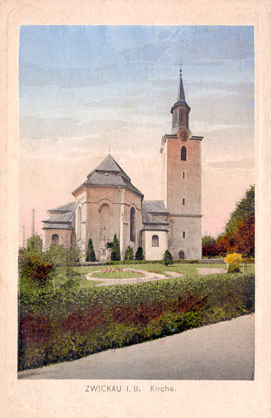 Na pohlednici z roku 1925 je cvikovský kostel sv. Alžběty. Dodatečně přistavěná věž byla údajně zbudována z pískovce, lámaného na nedalekém Dutém kameni.