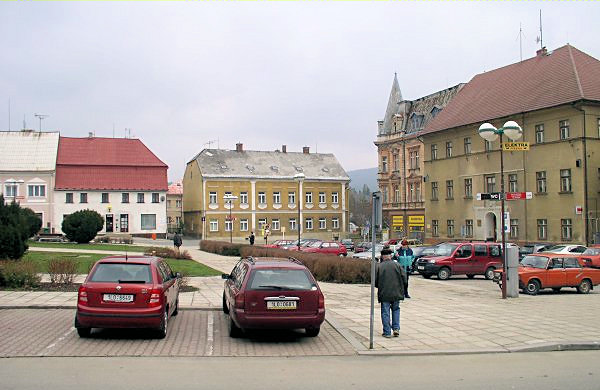 Na této fotografii je stejný pohled v roce 2003.