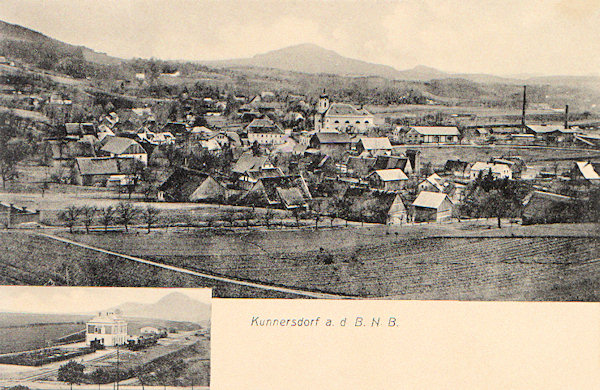 Diese Ansichtskarte vom Anfange des 20. Jahrhunderts zeigt die Ansicht von Kunratice (Kunnersdorf) vom Gipfel des Klobouk-Hügels. Im Ausschnitt unten sieht man den am 7. Oktober 1905 eröffneten Kunnersdorfer Bahnhof.