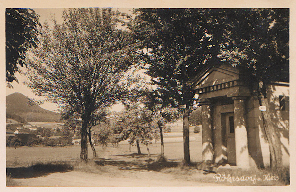 On this picture postcard is shown an interesting chapel which up to the present days is standing at the path to Martinovo údolí.