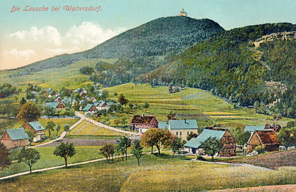 This picture postcard shows the Luž hill with the upper part of Waltersdorf (Germany) on its foot.