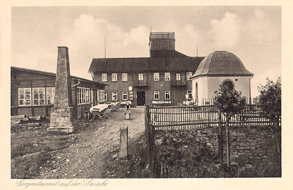 On this picture postcard we see the summit of the Luž hill with the buildings of the former restaurant built in 1882 which in the following years was step by step enlarged.