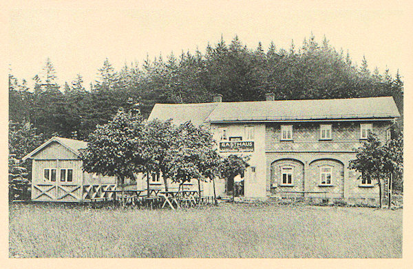 Auf dieser Ansichtskarte sieht man das heutige Gasthaus „Zur Lausche“ in den Jahren zwischen dem ersten und zweiten Weltkrieg.