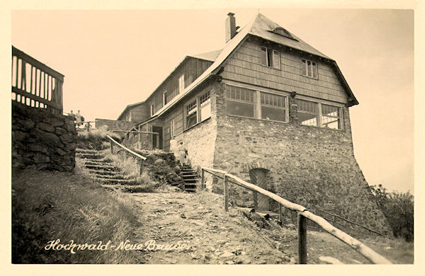 On this postcard the newly-built German chalet at the southern summit of the hill is shown.