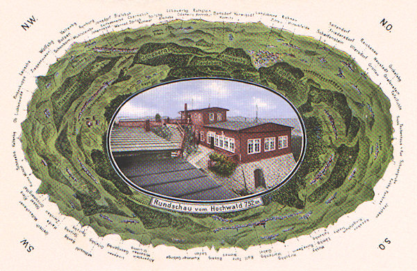 Tato pohlednice představuje kruhový výhled z jižního vrcholu Hvozdu. Uprostřed vidíme starou německou chatu s vyhlídkovou plošinou.