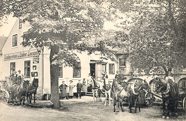 Auf dieser Ansichtskarte sieht man das ehemalige Gasthaus Oskar Knespels.