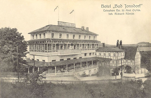 Auf dieser Ansichtskarte aus dem Jahre 1912 ist das Kurhaus Bad Jonsdorf.