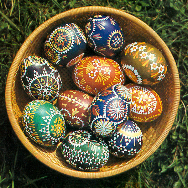 Velikonoční kraslice (vosková technika).