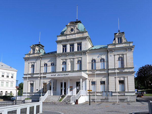 Kulturhaus, früher Turnhalle.