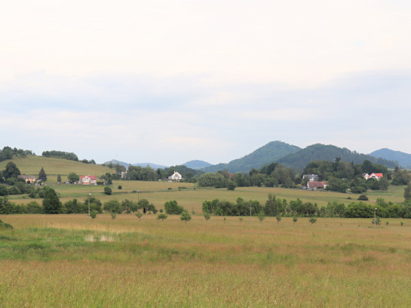 Blick auf die Siedlung von Westen.