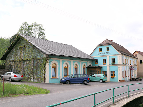 Gasthaus im Ortszentrum.