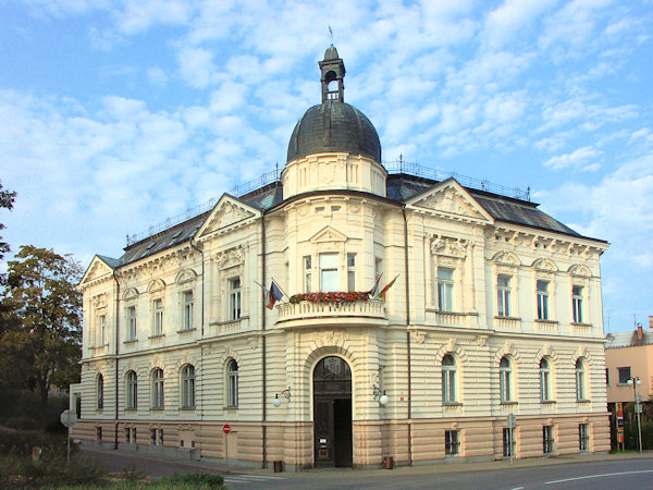 Das Neurenaissance-Haus des Gemeindeamtes.