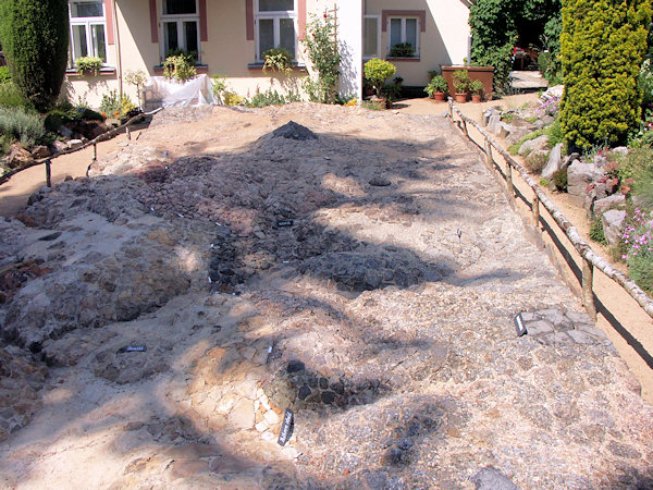 Die plastische geologische Karte im Garten des Hauses No. 30.